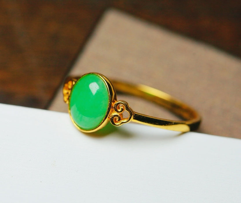 Anillo de jadeíta cabujón con incrustaciones de oro de 18 quilates - ZROLMA (JZ2024924001)