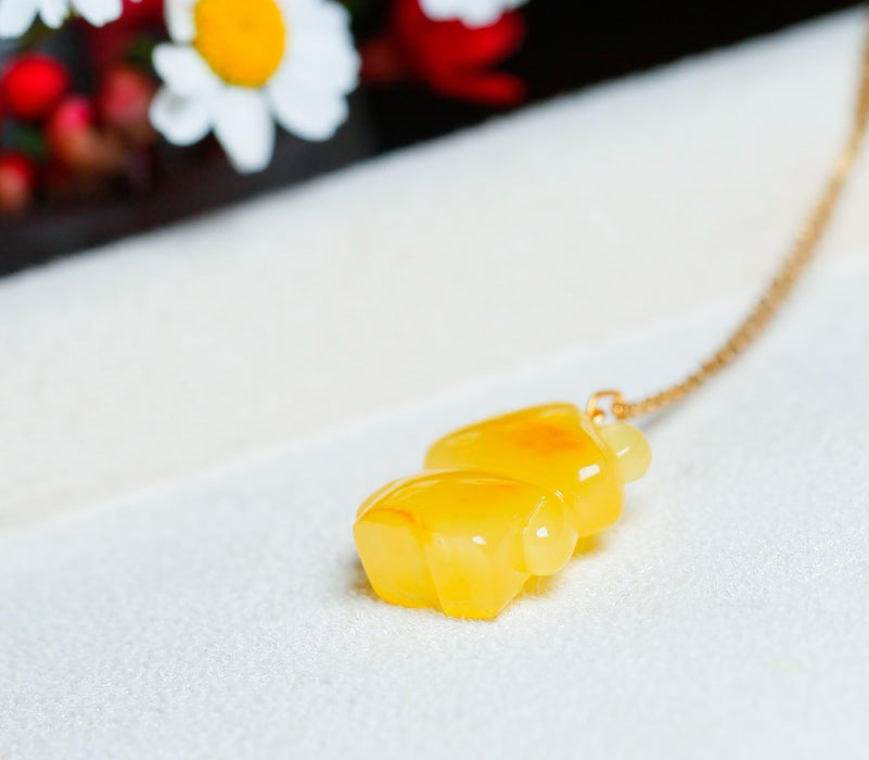 Chicken oil yellow beeswax bear pendant.-ZROLMA(DZ2024923001)